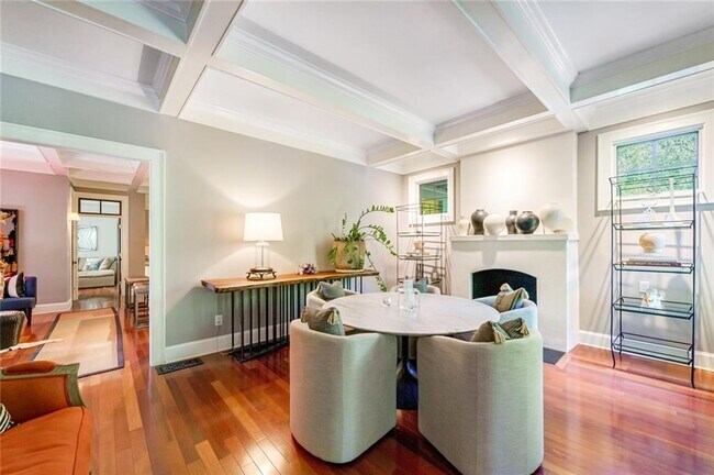 Building Photo - 868 Rosedale Rd NE