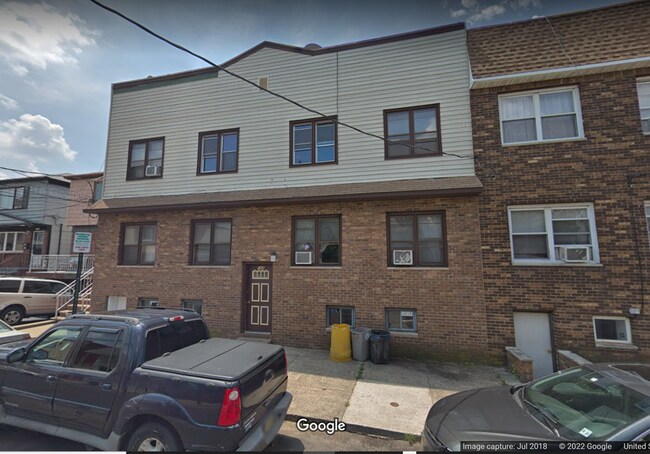 Primary Photo - 168 W 21st St