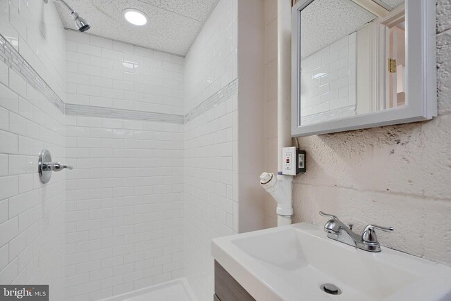 Building Photo - 938 Fairmount Ave