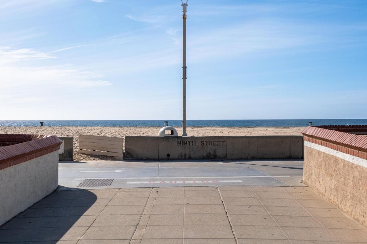 Building Photo - 63 9th Ct