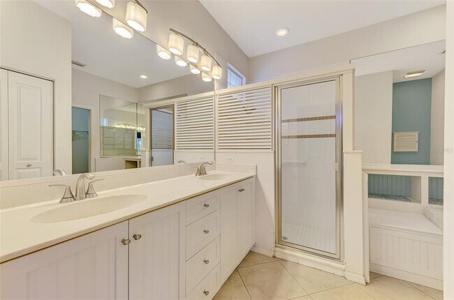 Building Photo - 4350 Iola Dr