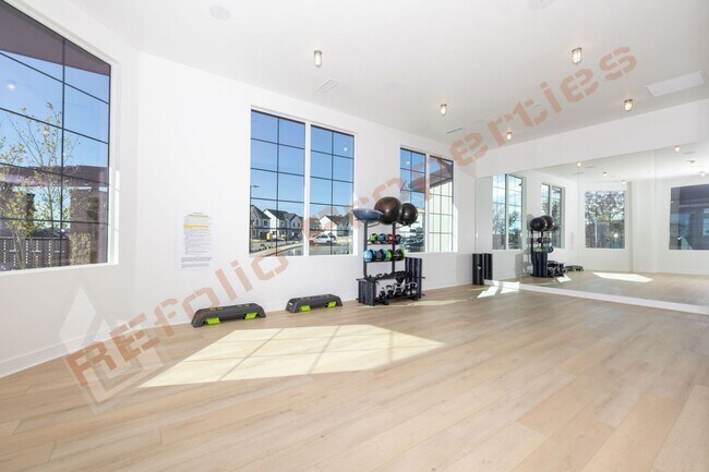 Building Photo - Brand New 3 Story 4 bedroom, 3.5 bathroom ...