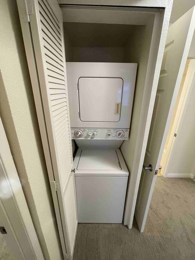 Building Photo - FULLY UPGRADED TWO BEDROOM IN LUXURIOUS COMPLEX!