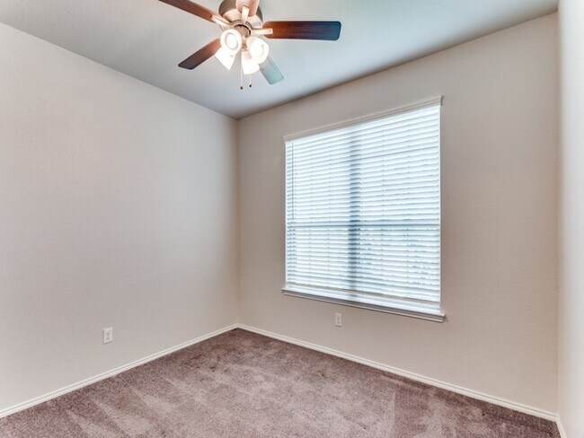 Building Photo - 2804 Bursera Ln