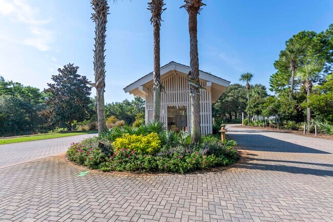 Building Photo - 153 Cypress Dr
