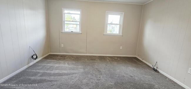Building Photo - 510 N Bromley Ave