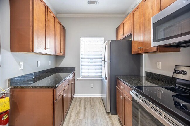 Building Photo - Adderman Pointe Townhomes