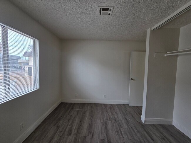 Building Photo - 156 Judy Ln
