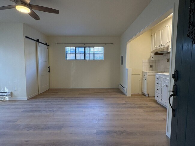 Building Photo - Newly Updated Second-Floor Studio in Palo Alto!