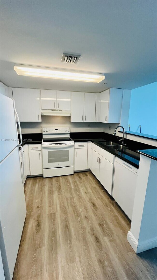 Building Photo - 3000 Coral Way