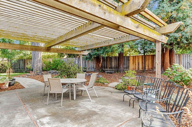 Building Photo - Elegant and Spacious 4Bedroom Sunnyvale Home