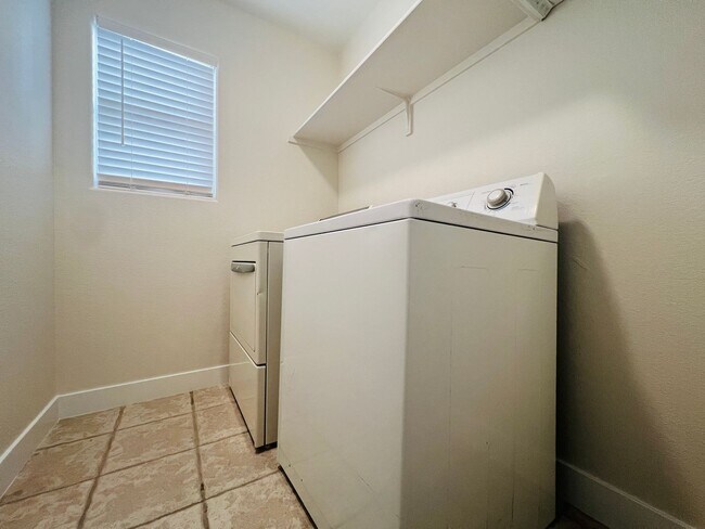 Building Photo - REMODELED, SPACIOUS, 4 BEDROOM HOME WITH VAULTED CEILINGS AND LOFT
