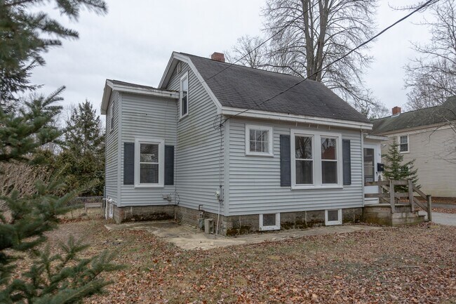 Building Photo - 15 Union St