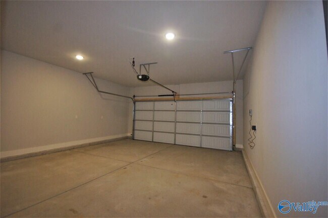 Building Photo - 12 Silky Oak Cir SW