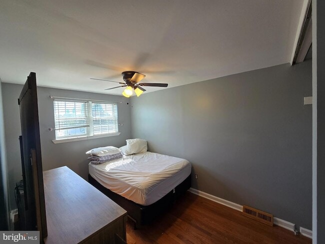 Building Photo - 1116 W Oxford St