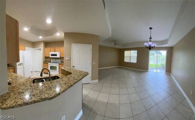 Building Photo - 16174 Via Solera Cir