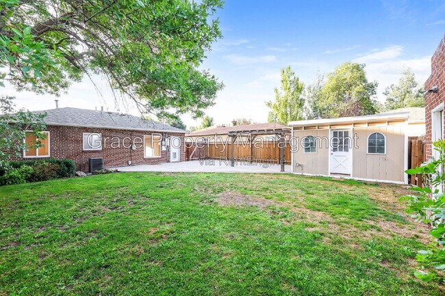 Building Photo - 3075 N Dahlia St