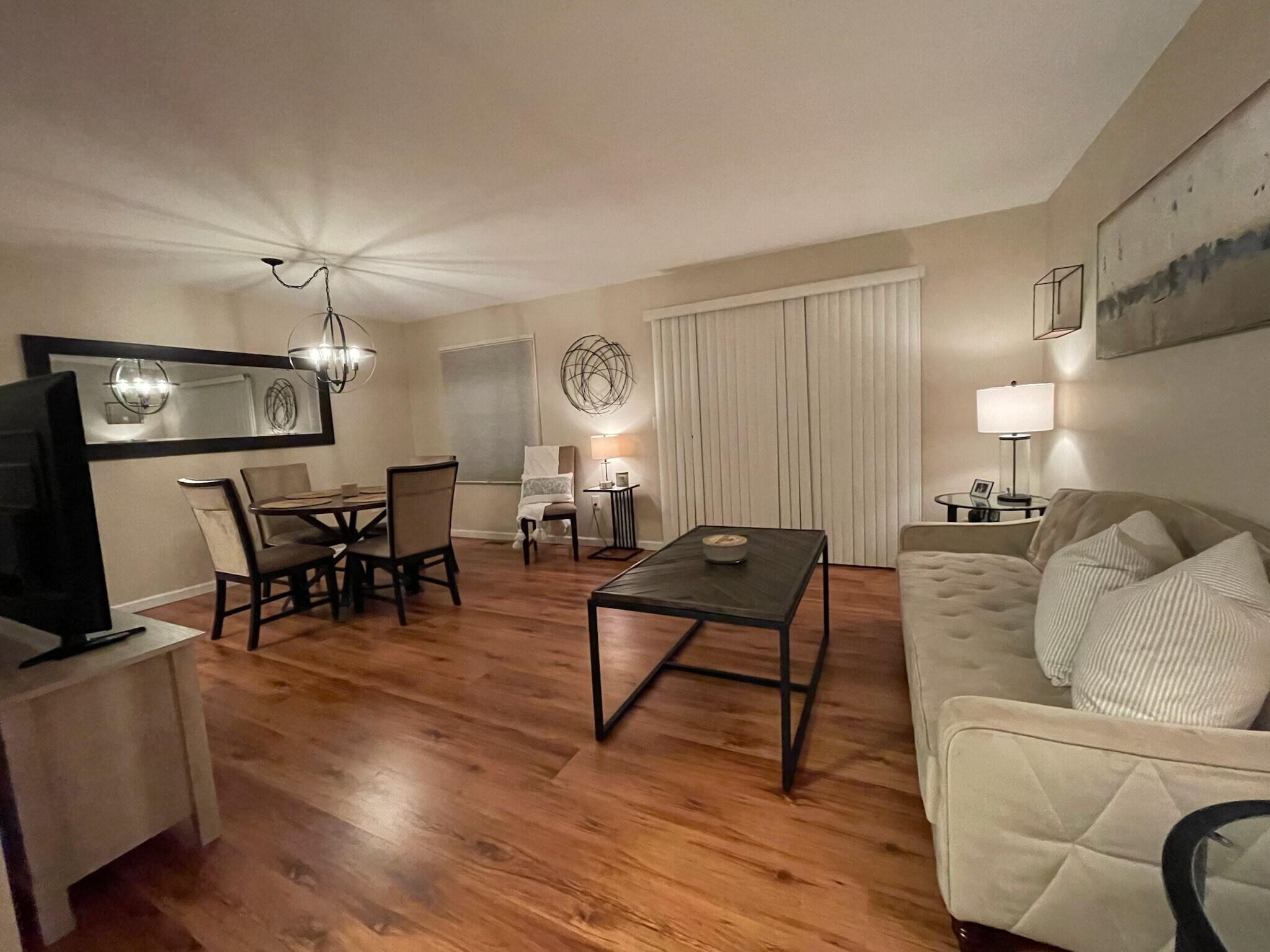 Building Photo - 35 Jamestown Dr