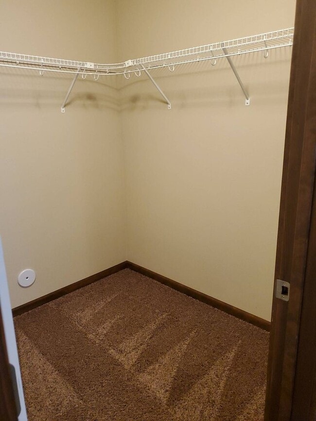Building Photo - Lovely newer 3 bedroom 2 bath home for ren...