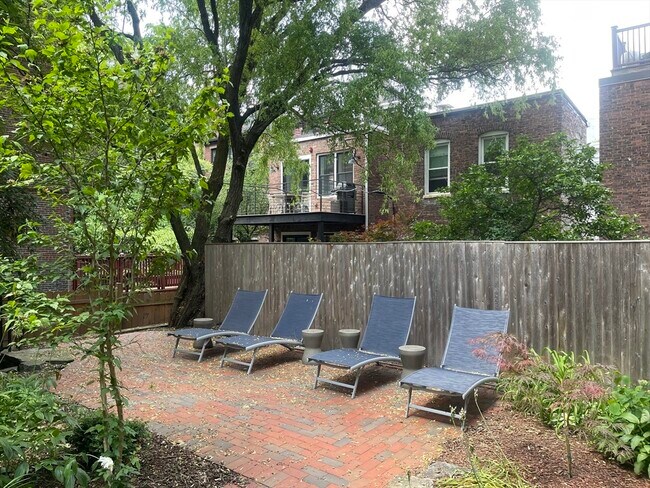 Building Photo - 29 Anderson St