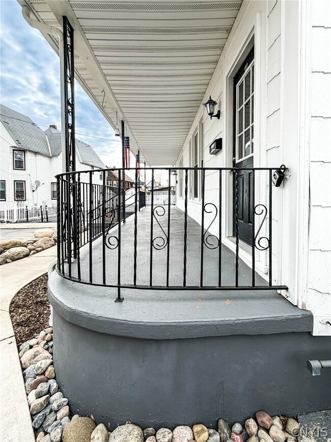 Building Photo - 1015 White Pl