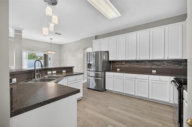 Building Photo - 37 Burnside Dr