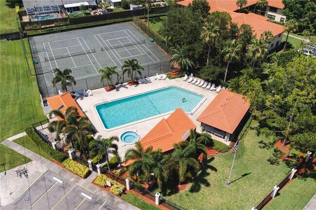 Building Photo - 2511 Hammock Ct