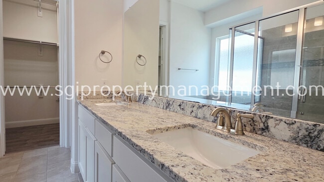Building Photo - 7703 Coronado Dr
