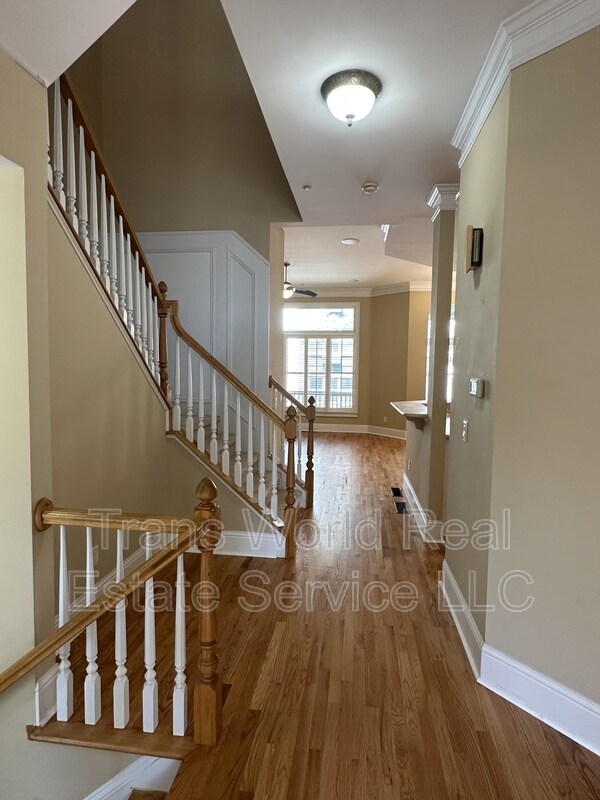 Building Photo - 1041 Emory Parc Pl