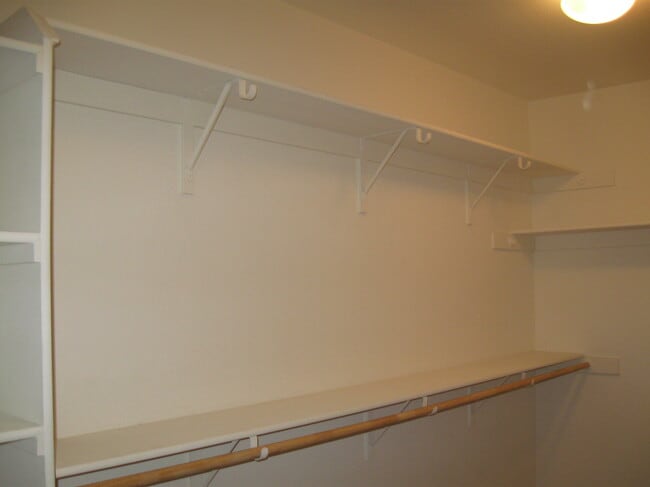 Building Photo - 1742 Dunsmuir Way