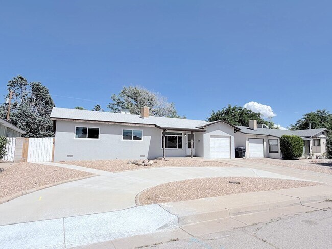 Building Photo - Charming 3 Bedroom, 2 Bathroom NE ABQ Home. Refrigerated Air! Spacious backyard. Near Uptown