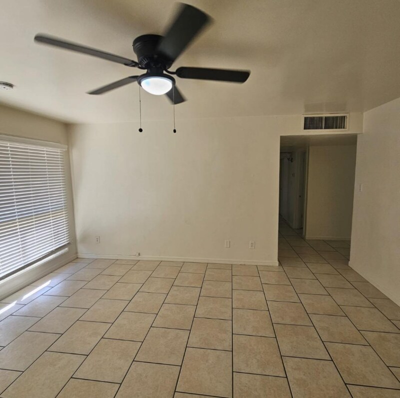 Building Photo - 4619 E Almeria Rd
