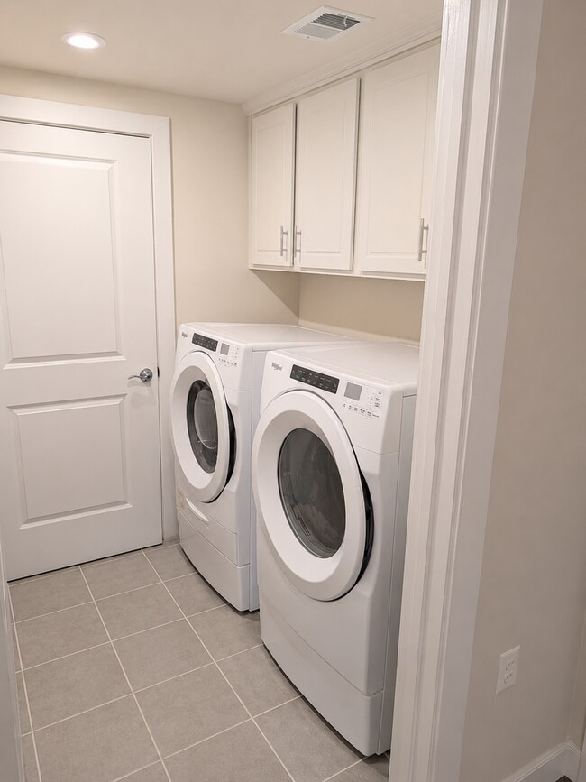 Building Photo - Sophisticated Rockville Corner Condo with Resort-Style Amenities, 2 Garage Parking Spaces