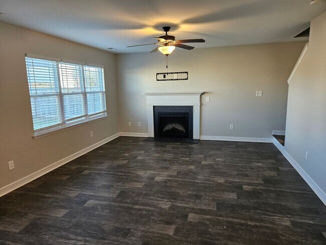 Building Photo - 211 Breakwater Dr