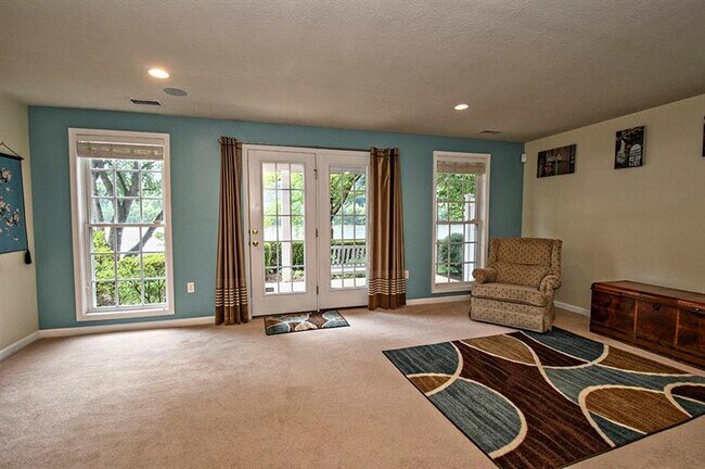 Building Photo - 134 Chapel Harbor Dr