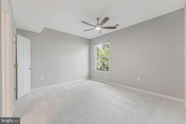 Building Photo - 20451 Chesapeake Square