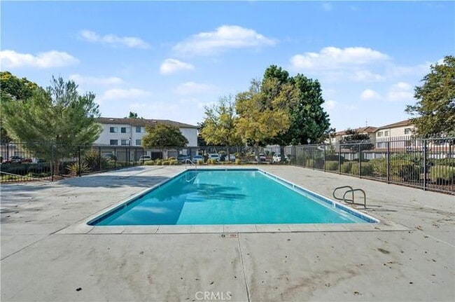 Building Photo - 3234 Kenhill Dr