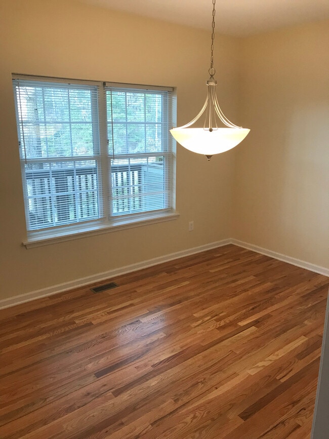 Building Photo - Arden Townhome: Commuter's Wishlist