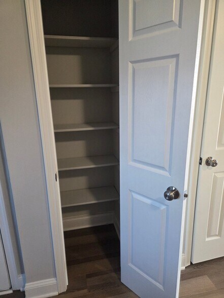 Building Photo - 825 N Fulton Ave