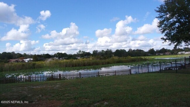 Building Photo - 1389 Pawnee St