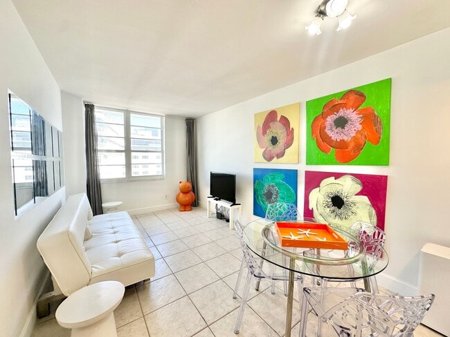 Building Photo - Amazing location: Close to Lincoln & the beaches: 1bed/1bath at the iconic Decoplage: available n...