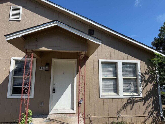 Building Photo - 335 Monticello Ct