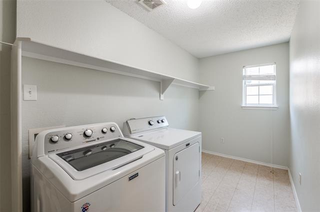 Building Photo - 1604 Jester Ct
