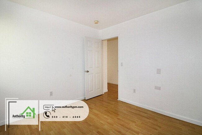 Building Photo - 2151 Hemingway St