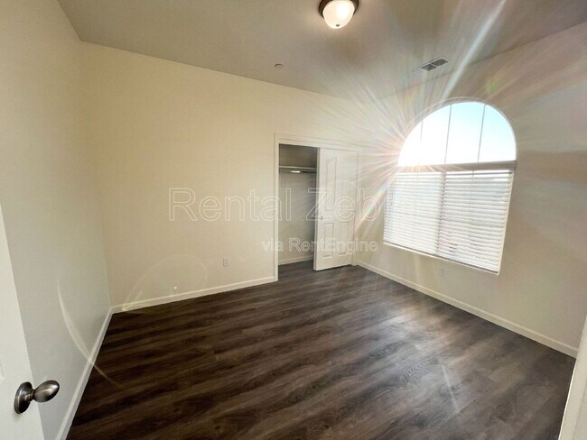 Building Photo - 4388 Bixby Way