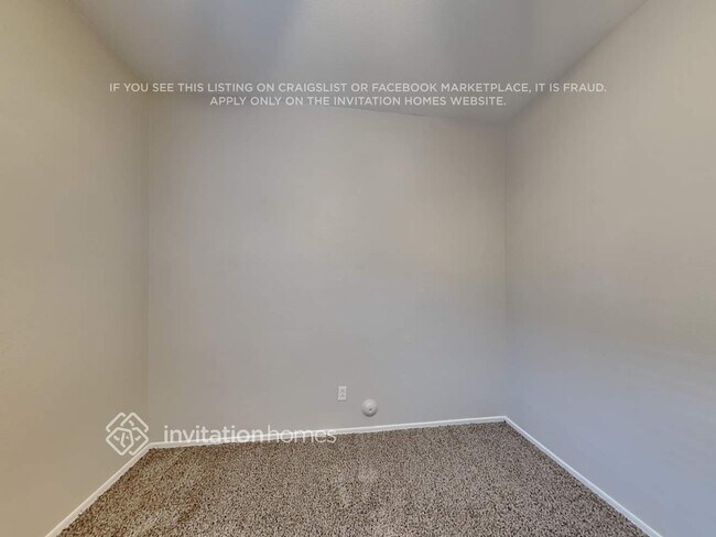 Building Photo - 10908 E Boston St