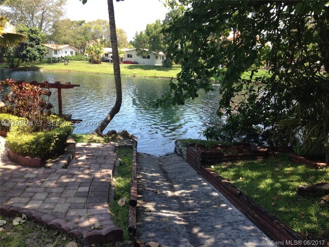 Building Photo - 6626 Miami Lakes Dr