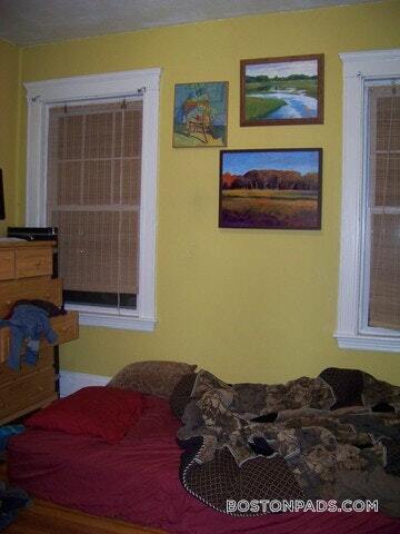 Building Photo - 21 Moraine St