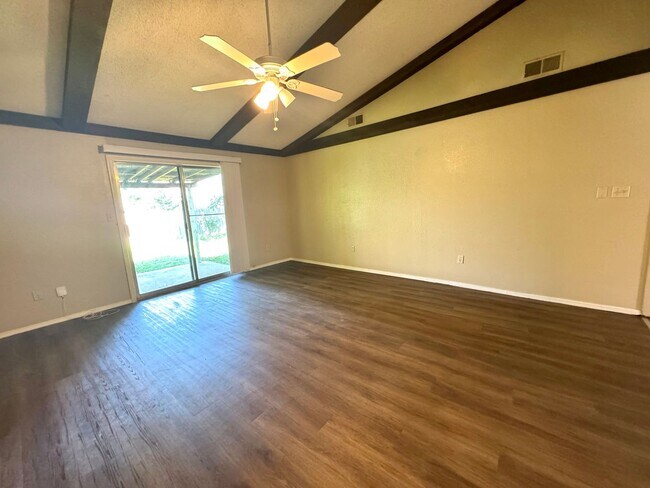 Building Photo - 125th East Ave. Duplex