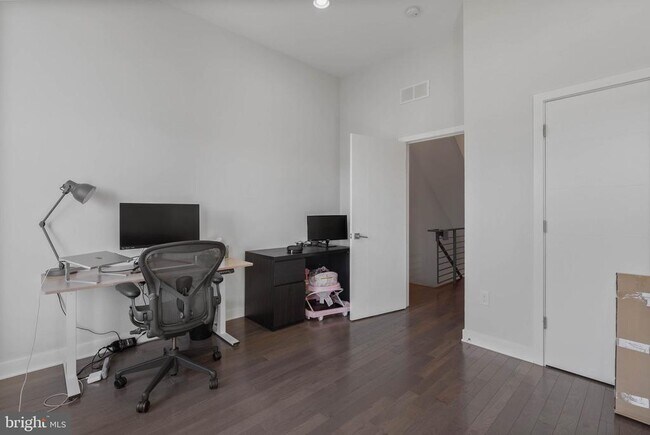 Building Photo - 1753 N Marshall St